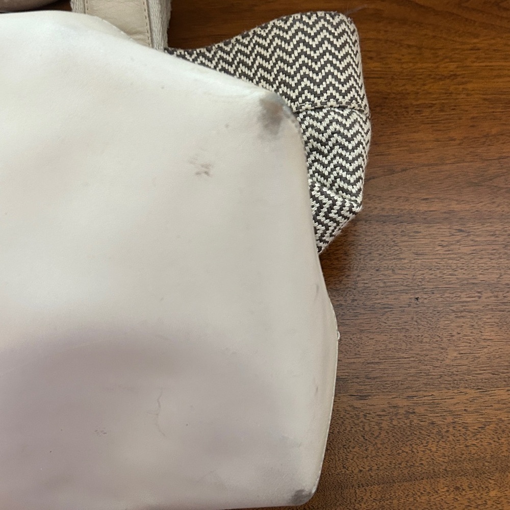 Tory Burch Cream Tote Bag - Picture 9 of 15